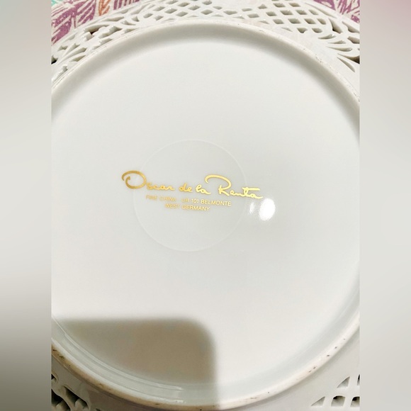 Oscar de la Renta Fune 1990 Plate. Vintage Belmonte Pattern 10.5 in.  Like New. - Picture 7 of 7